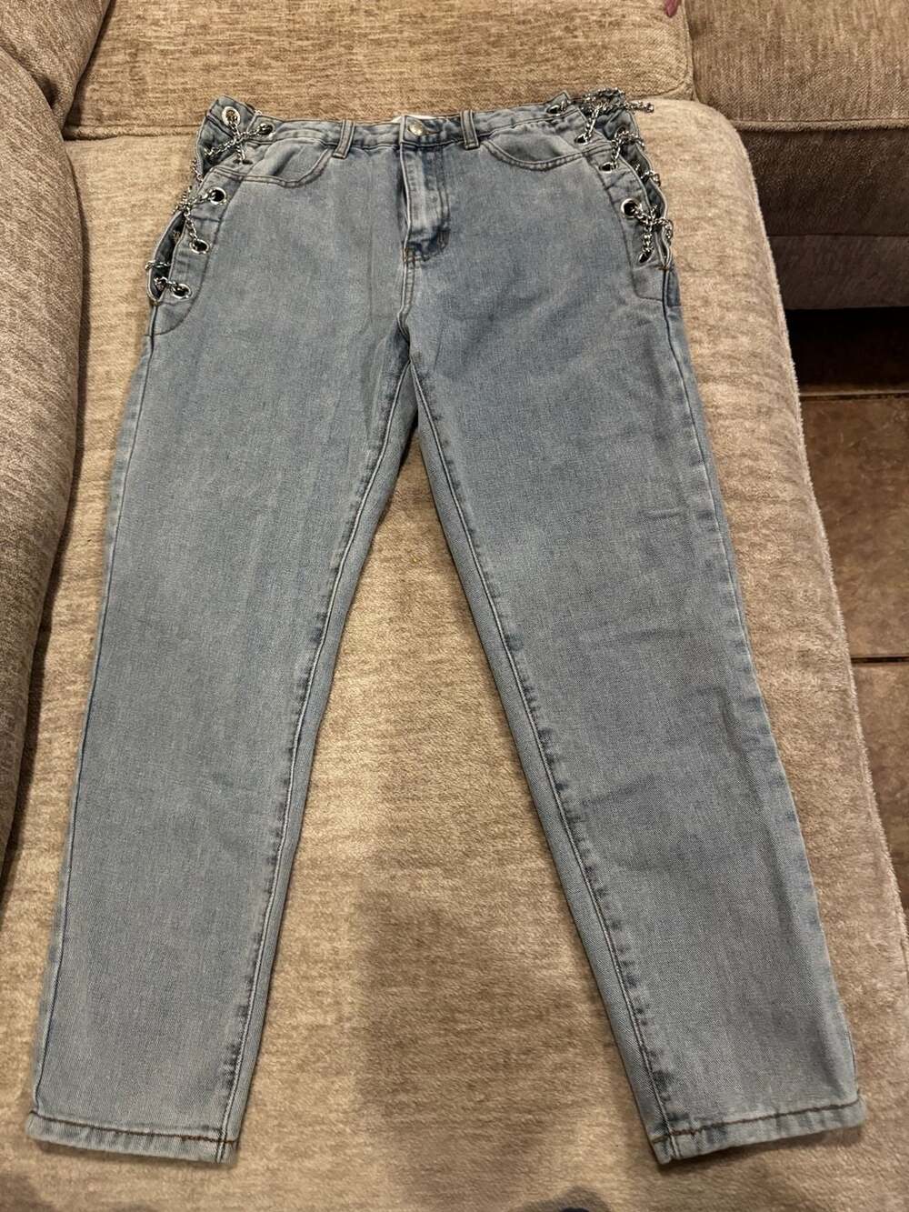 Denim Blvd Los Angeles Light Wash Side Adjustable Chain Straight Leg Jeans
